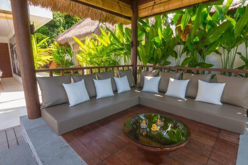 Villa Hidden Pearl, With Private Cook And Pool การางาเซ็ม ภายนอก รูปภาพ