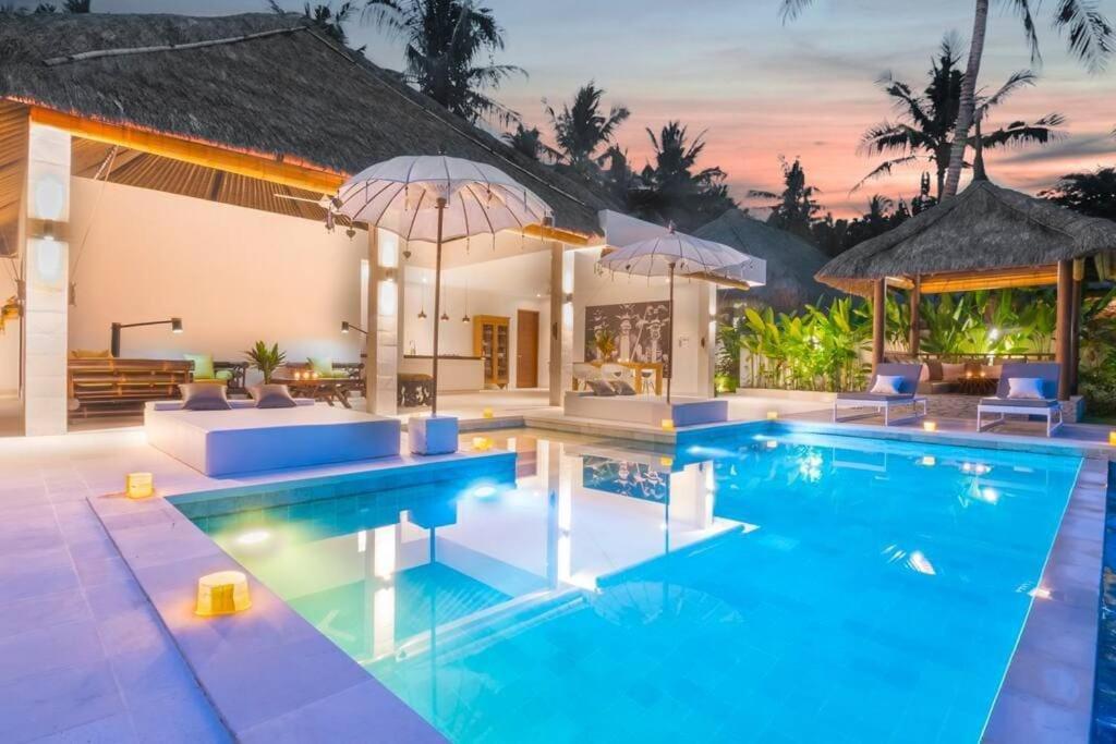 Villa Hidden Pearl, With Private Cook And Pool การางาเซ็ม ภายนอก รูปภาพ